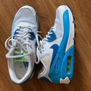 Nike Air Max shoes Women’s 9